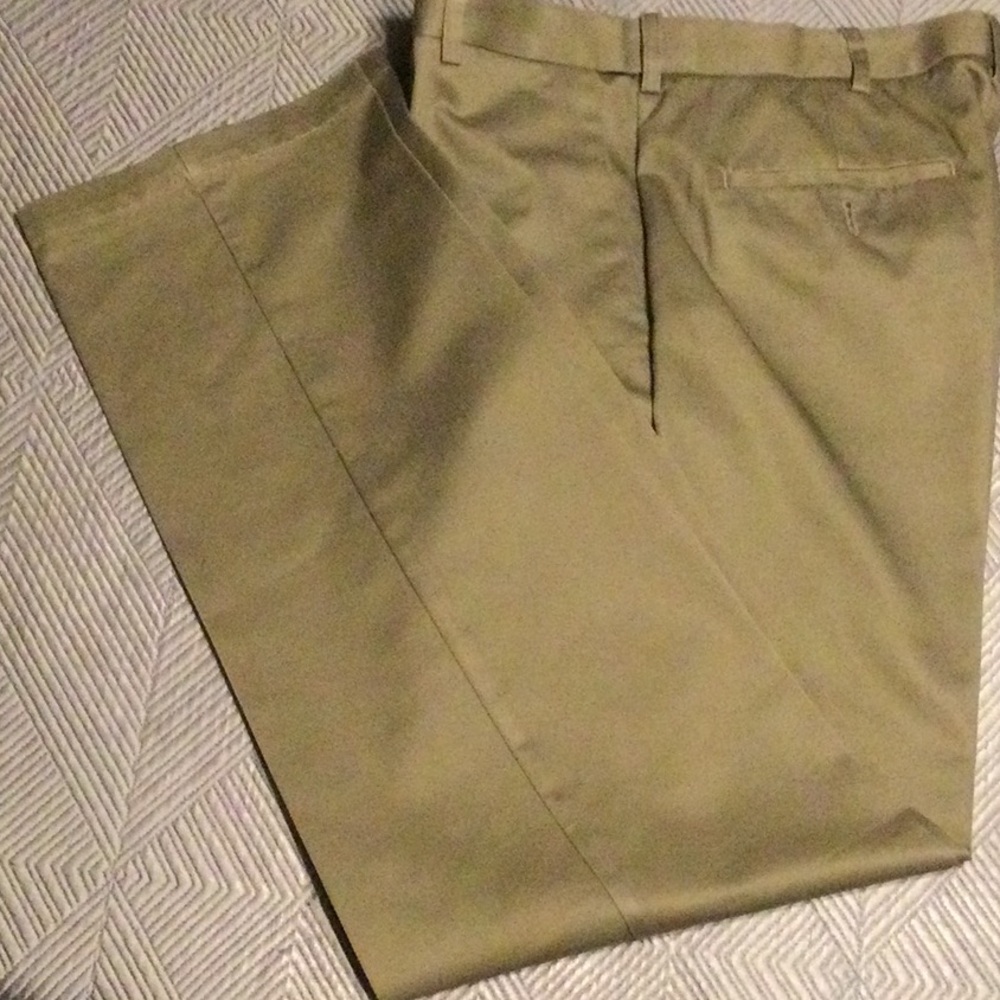 Haggar 34/32 tan  100% cotton pants for men